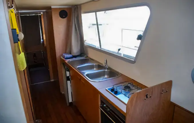 Hausboot Espade 1150 Fly' - Küche Hausboot Espade 1150 Fly' - Küchenzeile