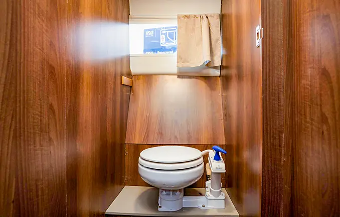 Safir Electric 26 - ein Hausboot für 6 Personen - auch führerscheinfrei Hausboot 'Safir Electric 26'