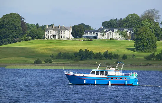 Boot auf dem Lough Ree