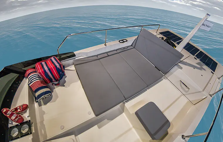 Hausboot 'SunCamper 35' an Deck