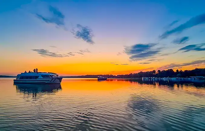 Hausboot Vision vor Fürstenberg
