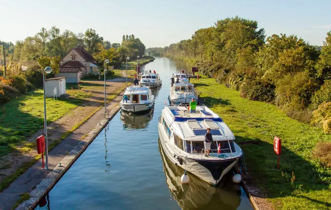 Hausboot Tour auf dem Loire-Seitenkanal