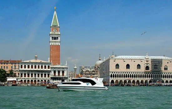 Hausboot Minuetto vor Venedig