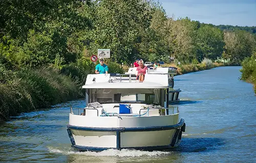 Hausboot 'Horizon 2' - Charterboot bei Le Boat für Paare Hausboot 'Horizon 2' - Flotte Le Boat