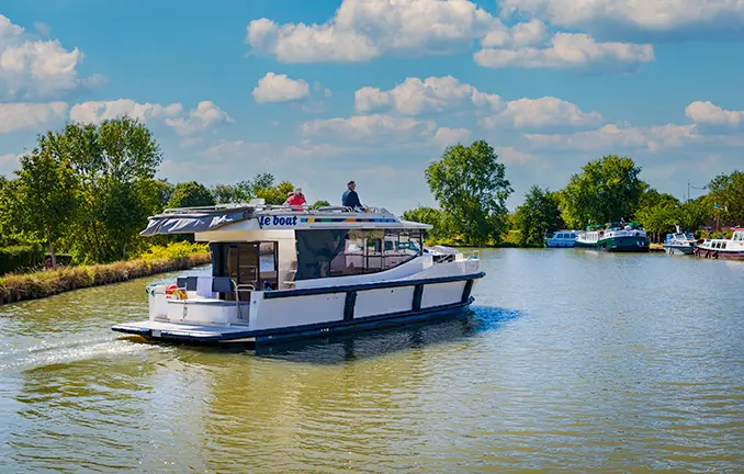 Kanalfahrt mit dem Hausboot 'Horizon 2' Hausboot 'Horizon 2'