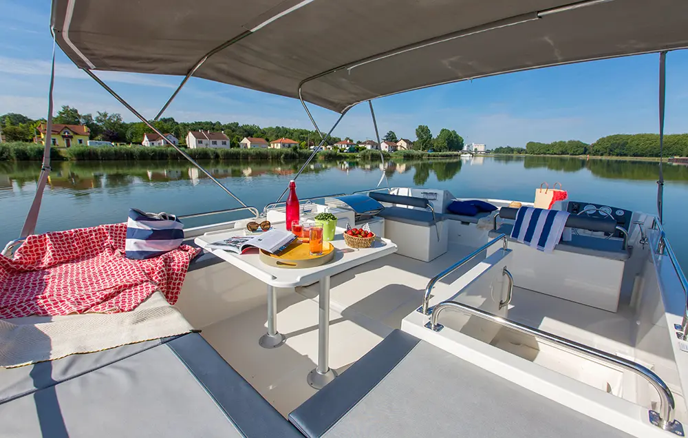 Hausboot 'Horizon 5' - an Deck