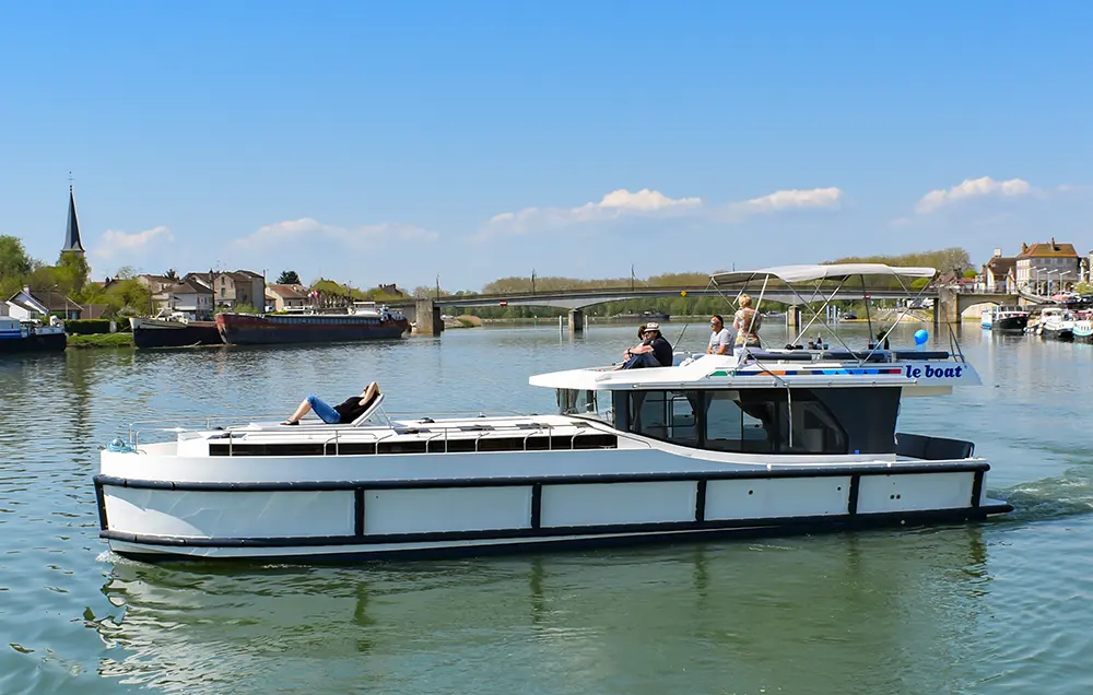 Horizon 5 - Hausboot zum mieten Le Boat Hausboot Horizon 5 - Charterboot