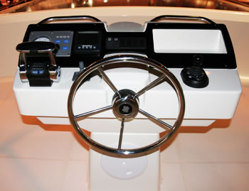 Le Boat 1500 - Au&szlig;ensteuerstand