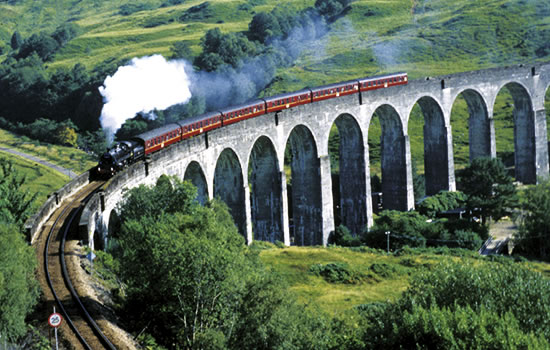Eisenbahnviadukt in Schottland