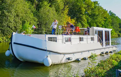 Hausboot 'LaPeniche S' - Charterboot mit 5 Kabinen Hausboot 'LaPeniche S' - Flotte LesCanalous