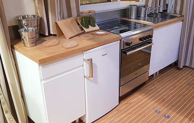 Hausboot 'LaPeniche S' - Charterboot bei Le Boat für Paare Hausboot 'LaPeniche S' - Flotte Le Boat