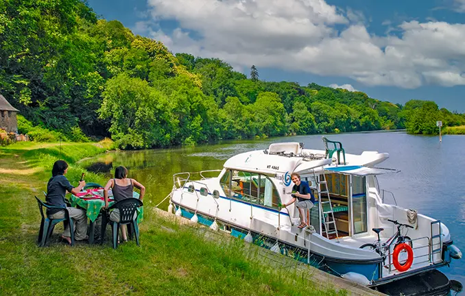 Eine Bootsstour mit dem Hausboot im 'Anjou - Mayenne'