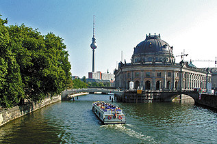 Hausboot-Fahren in Berlin: Museumsinsel