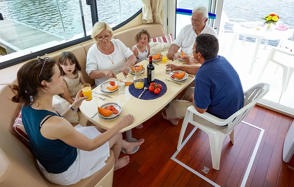Hausboot 'Nicols Estivale Octo'