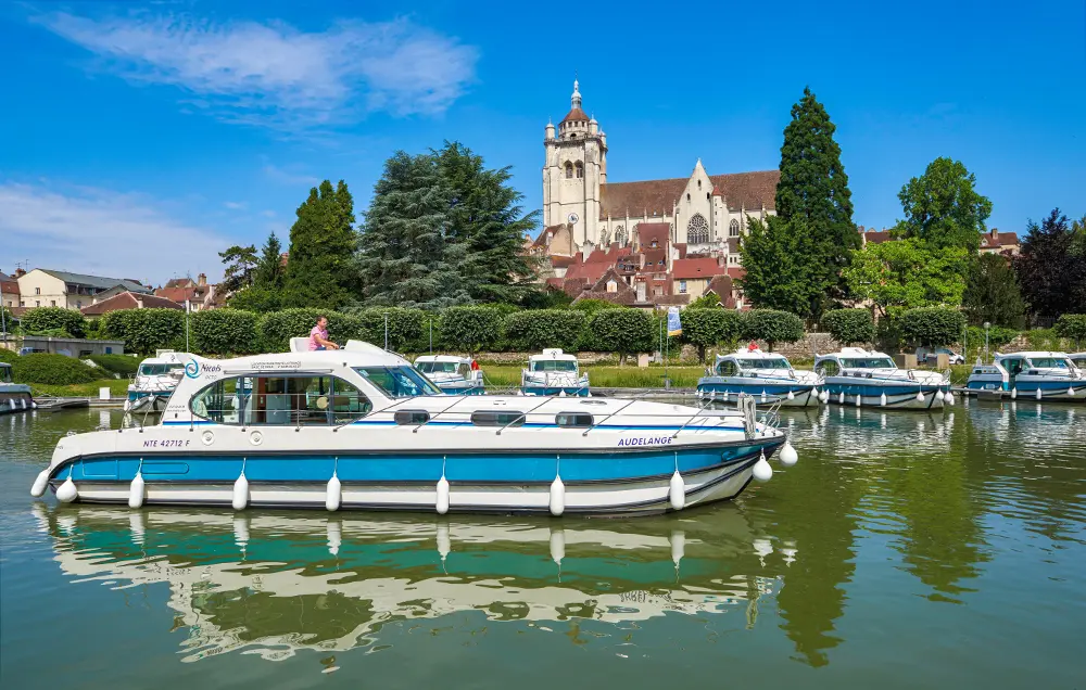 Hausboot 'Nicols Estivale Octo' - auf dem Doubs