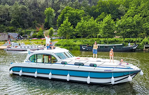 Hausboot 'Nicols Estivale Octo' Hausboot 'Nicols Estivale Octo'