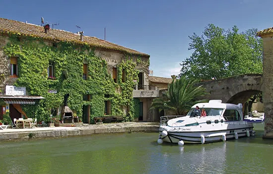 Nicols Hausboot in Le Somail am Canal du Midi