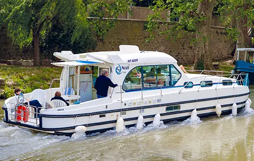 Hausboot Nicols 1310 mit 5 Kabinen Hausboot Nicols 1310