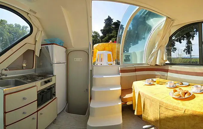 Hausboot Nicols Confort 900 - Salon und Küche