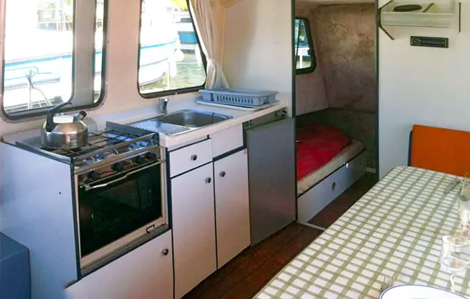 Hausboot Riviera 920 - Küche Hausboot Riviera 920