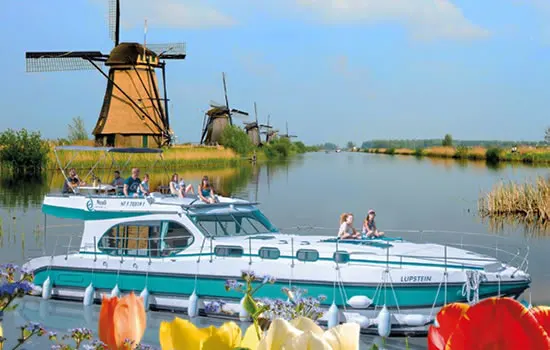 Hausboot Nicols auf der Maas in Holland