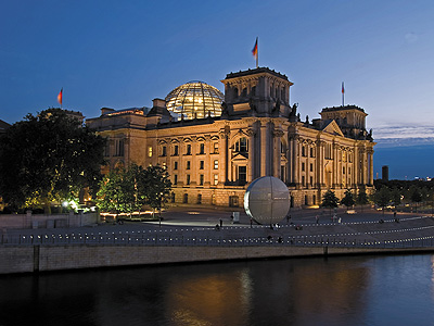 Berlin Reichstag vom Hausboot aus