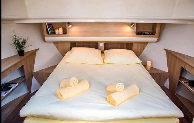 Suite auf der Nicols Sixto Prestige (Nicols hausboote - riverly.com) Schlaf- und Wohnsuite auf der Nicols Sixto Prestige