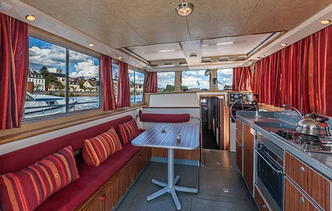 Salon Hausboot 'Penichette Comfort 8/12'