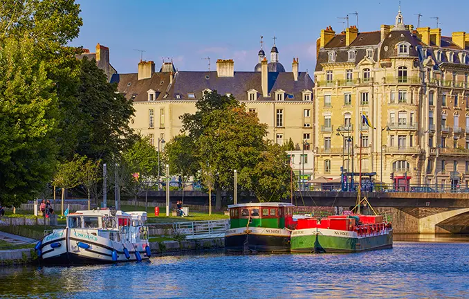 Rennes mit dem Hausboot