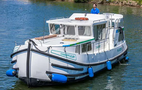 Penichette 1020 FB mit 2 Kabinen für maximal 5 Personen - Hausboot mieten