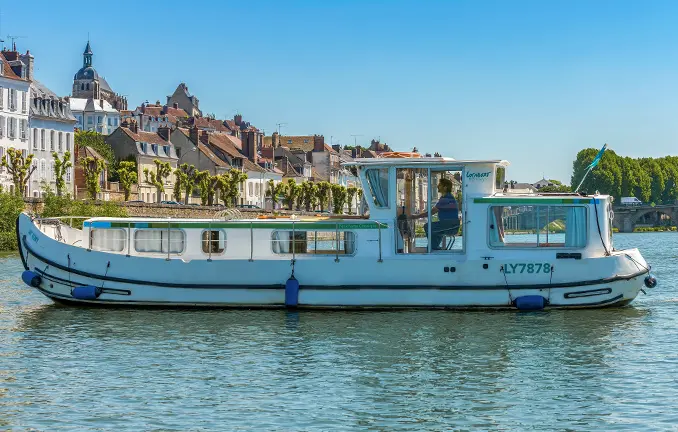 Penichette 1107w - ein einfaches Hausboot zum Mieten für 5 bis 7 Personen