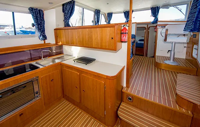 Hausboot 'Tip Top' - unter Deck Hausboot 'Tip Top' - unter Deck