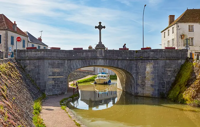 Penichette 1020 FB mit 2 Kabinen für maximal 5 Personen