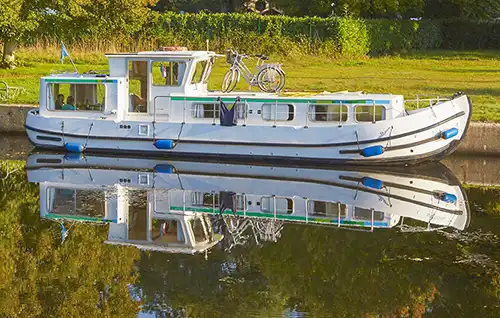 Hausboot Penichette classic 4/7 (Locaboat - riverly.com) Hausboot 'Penichette classic 4/7'