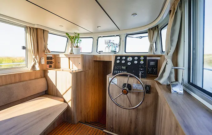 Penichette Premium+ 6 - Innensteuerstand