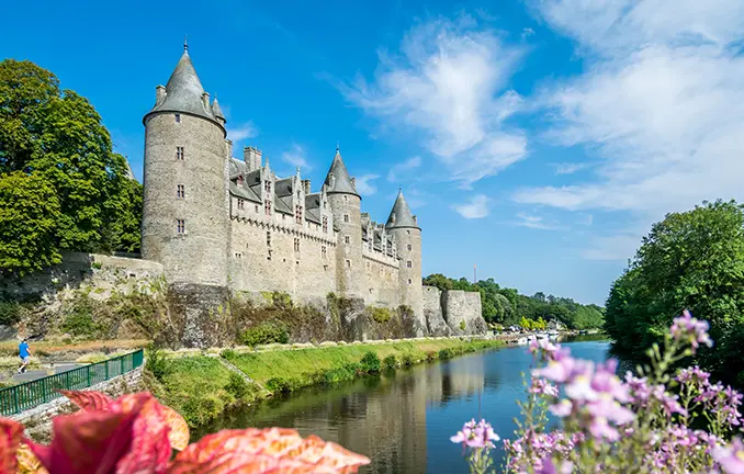 Schloss Josselin in der Bretagne (Bernard GIRARDIN - stock.adobe.com) Schloss Josselin