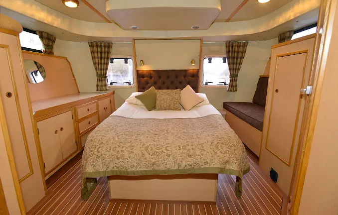 Hausboot Balmoral' - Flotte 'Caley Cruisers'