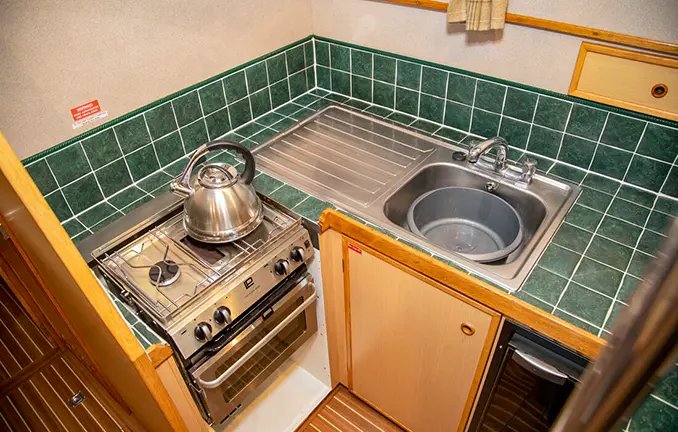 Hausboot Balmoral' - Flotte 'Caley Cruisers'