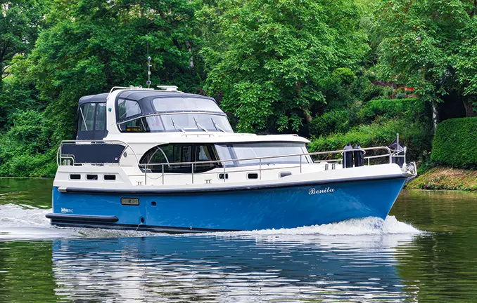Jetten 41 AC (unbekannt - my-charter.net) Motorboot Benita auf der Lahn