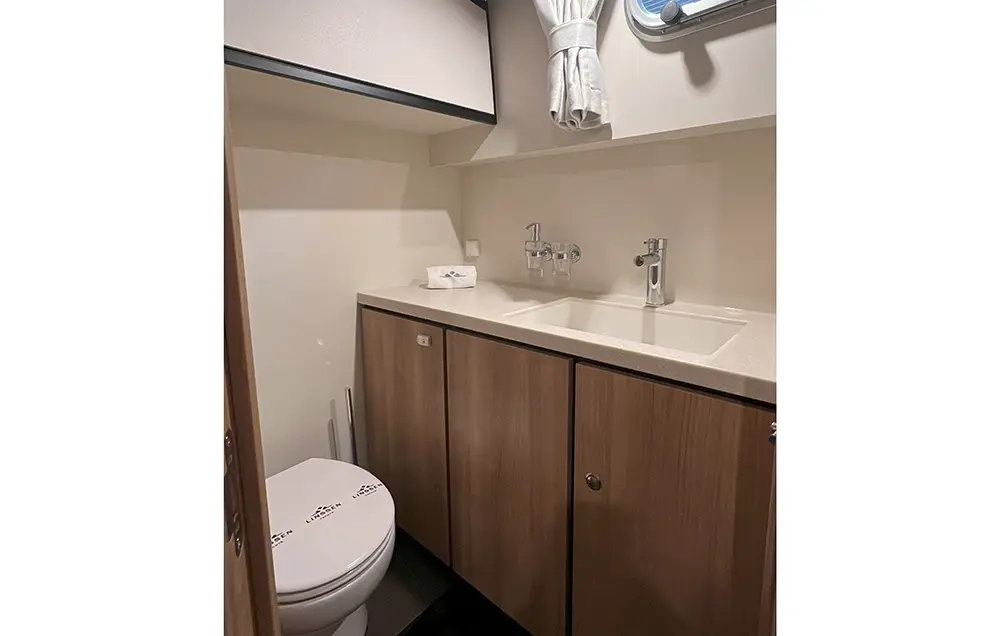 Motoryacht 'Linssen 35.0 Sedan' - Bad