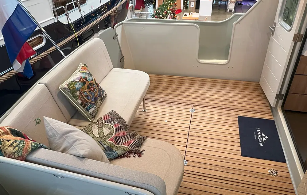 Motoryacht 'Linssen 35.0 Sedan' - an Deck