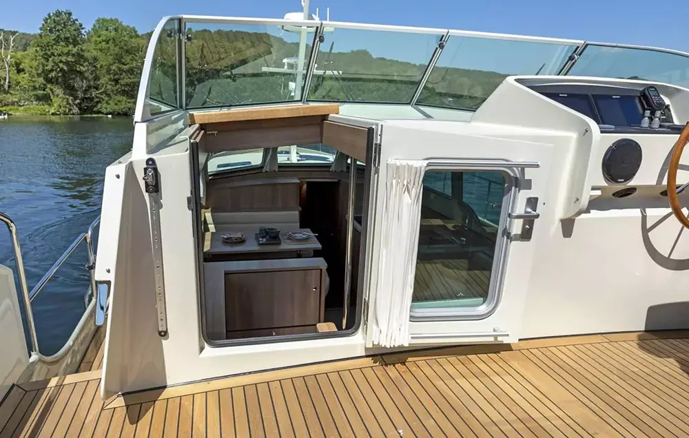 Motoryacht 'Linssen 40.0 AC' - an Deck