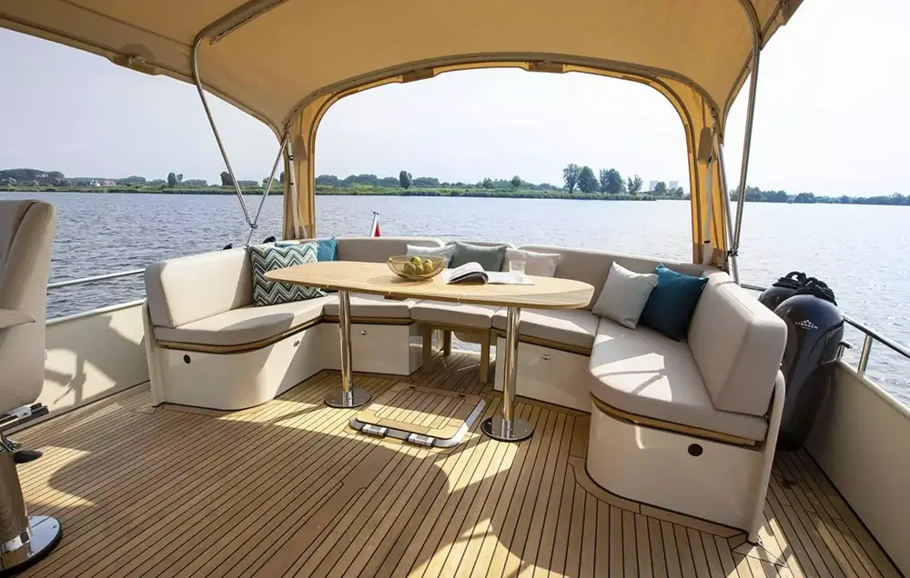 Motoryacht 'Linssen 45.0 AC - Sitzplatz draußen