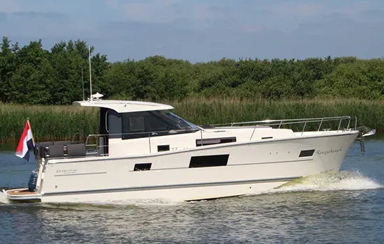 Motoryacht Delphia Escape 1080S ab Makkum am Ijsselmeer