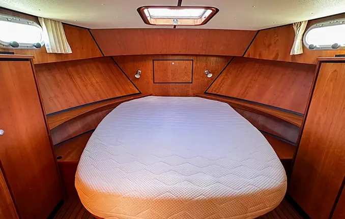 (unbekannt - may-charter-net) 'Linssen 29.9 AC - Oliva'
