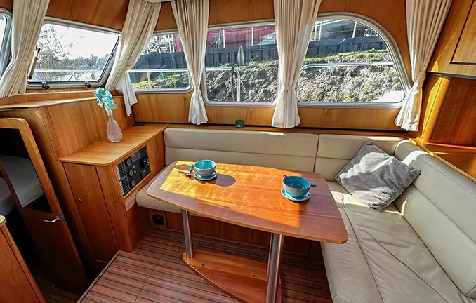 (unbekannt - may-charter-net) 'Linssen 29.9 AC - Oliva'
