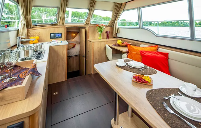 (unbekannt - may-charter-net) 'Linssen 35.0 AC - Inka'