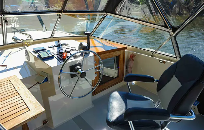 (unbekannt - may-charter-net) 'Vacance 1100 - Lolita'