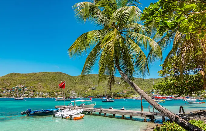 Stopp bei einer Segelkreuzfahrt: Port Elisabeth auf Bequia  in den Grenadines