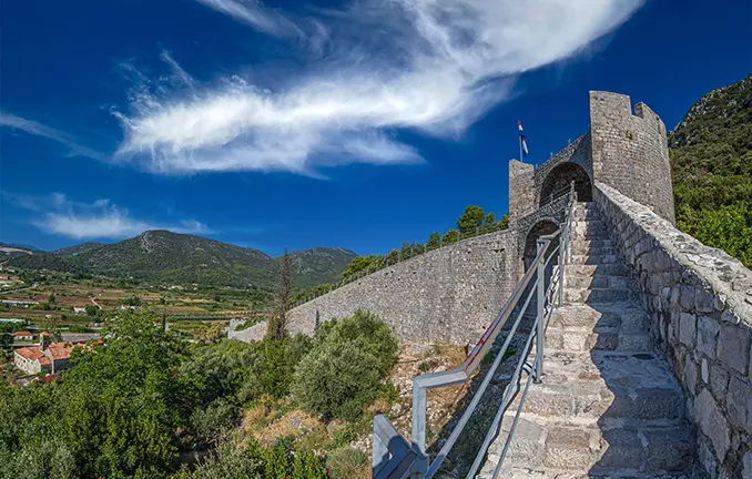 Stadtmauer in Ston in Dalmatien